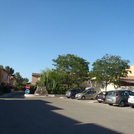 Appartement Dans La Residence Les Mazets De Camargue Арл Екстериор снимка