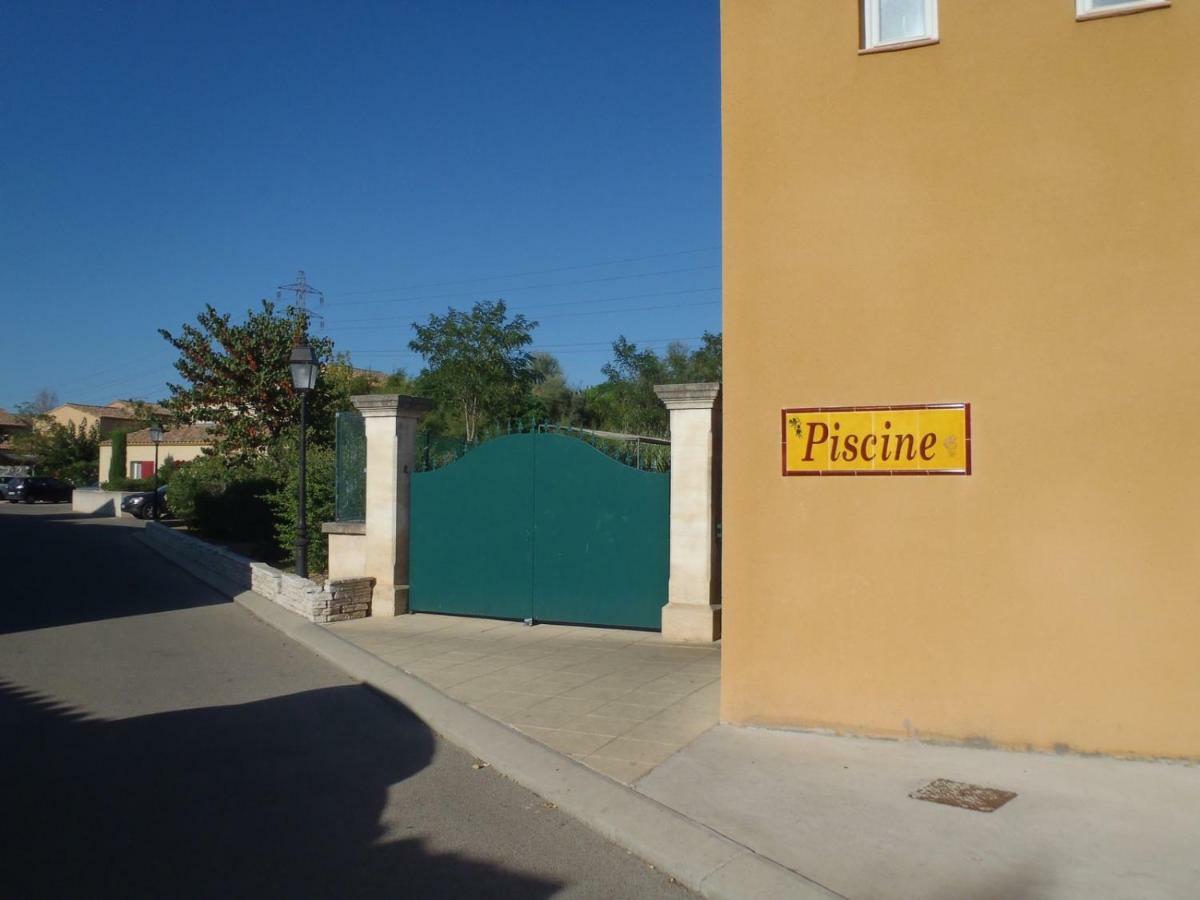 Appartement Dans La Residence Les Mazets De Camargue Арл Екстериор снимка