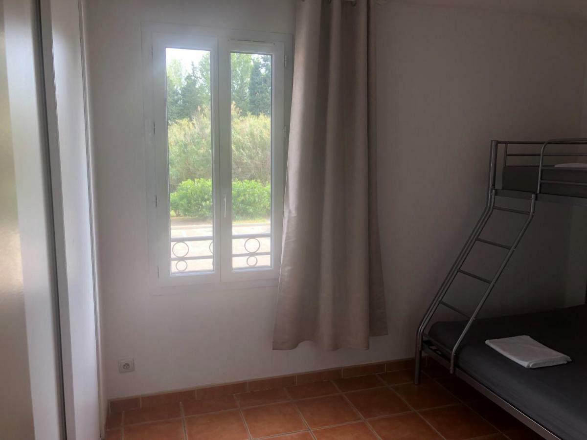 Appartement Dans La Residence Les Mazets De Camargue Арл Екстериор снимка
